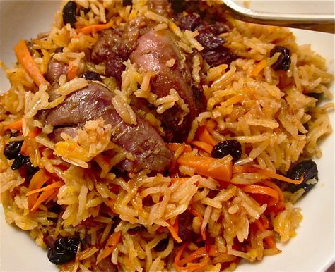 Qabili Pilau: Afghan baked rice with lamb - This is SO good!! Afghan Rice Recipe, Afghan Dinner, Afghan Rice, Afghanistan Food, Arabisk Mad, Afghan Food Recipes, Middle East Food, Baked Rice, Lamb Dishes