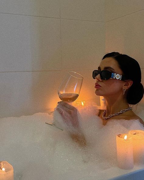 Aesthetic Bath Tub Pics, Wine In Bathtub Aesthetic, Bathtub Pictures Instagram, Bath Tub Photoshoot Ideas Women, Birthday Bathtub Photoshoot, Bathtub Photoshoot Aesthetic, Bathtub Photoshoot Ideas, Bathtub Shoot, Bathtub Photoshoot