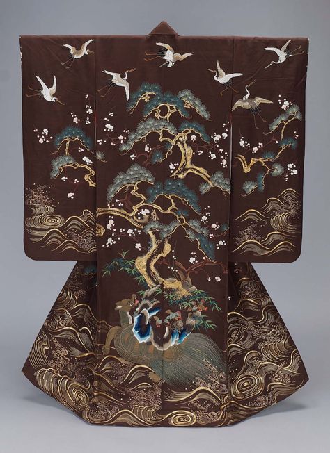 Kimono (uchikake) with Island of Paradise design, made in Japan in the 19th century Embroidery Kimono, Kimono Japan, Traditional Japanese Kimono, Mode Kimono, Wedding Kimono, Kimono Design, Traditional Kimono, Kimono Pattern, Beautiful Kimonos