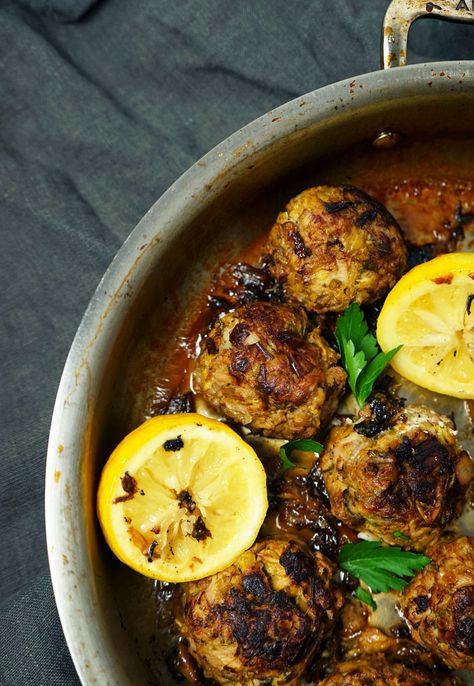 Beef & Leek Meatballs with Lemon Sauce – IVGreenhouse - Exploring Food Ground Beef And Leek Recipes, Leek Recipes, Homemade Sauce Recipes, Beef Meatballs, Lemon Sauce, Dinner Food, Food Yummy, Homemade Sauce, Beef Dishes