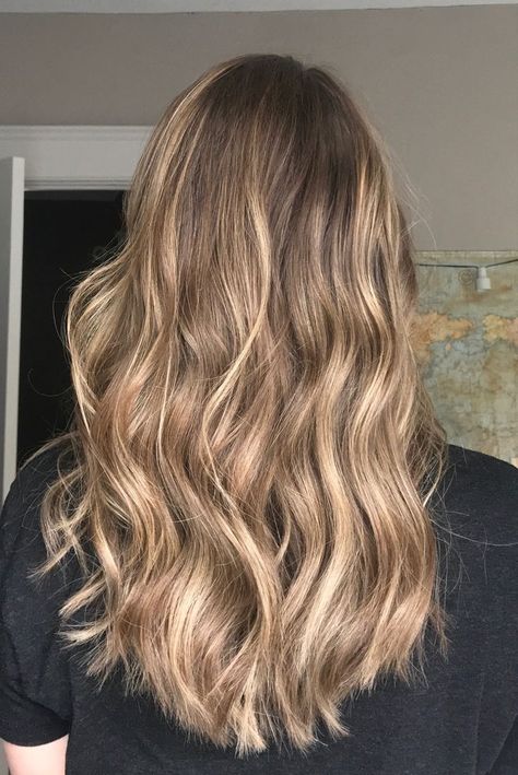 9n Hair Color, Blonde Partial Balayage, Partial Balayage Blonde, Partial Balayage, Reverse Balayage, Hair Dye Tips, Neutral Blonde, Blonde Hair With Bangs, Balayage Blonde