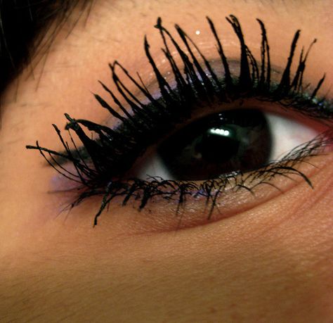 clumpy lashes are not okay on anyone... Clumpy Mascara, Spider Lashes, Beauty Mistakes, Mascara Review, Makeup Mistakes, Lip Smackers, Mascara Tips, Best Mascara, How To Apply Mascara