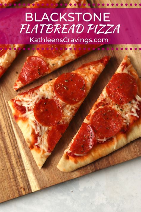 This Blackstone Flatbread Pizza recipe is a super easy twist on a classic family favorite. Perfect for a backyard get-together or even a quick weeknight dinner. Use store-bought flatbread crust (or naan bread) and your favorite toppings for pizza night that is ready in only 20 minutes. Flatbread Pizza Recipe, Flatbread Pizza Recipes, Air Fryer Recipes Appetizers, Chicken Caesar Pasta Salad, Flatbread Pizza, Recipes Appetizers And Snacks, Easy Pizza, Naan Bread, Pizza Night