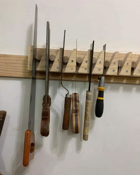 Handsaw Storage, Dremel Storage, Garage Organization Tips, Tool Holders, Workbench Plans Diy, Garage Organization Diy, Garage Tool Storage, Tool Storage Diy, Garden Tool Storage