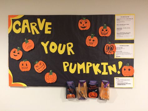 RA Bulletin Board- October- "Carve Your Pumpkin" - attached bags full of markers, blank pumpkins, and push pins to the board for residents to decorate pumpkins and pin up! Hall Themes, Resident Assistant Bulletin Boards, Decorate Pumpkins, College Bulletin Boards, Ra Themes, Halloween Bulletin Boards, Ra Bulletins, Ra Boards, Ra Bulletin Boards