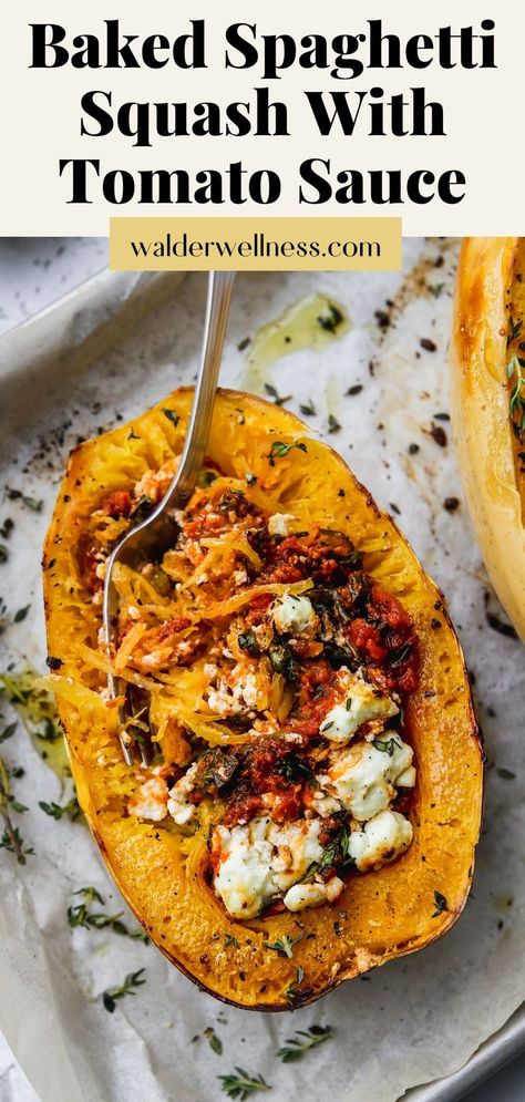 Baked spaghetti squash boat stuffed with tomato sauce, spinach, and goat cheese on a baking sheet. Vegetarian Spaghetti Squash Recipes, Spaghetti Squash Recipes Easy, Easy Baked Spaghetti, Spaghetti Squash Recipe, Vegetarian Spaghetti, Cooking Spaghetti, Baked Spaghetti Squash, Baked Squash, Goat Cheese Recipes