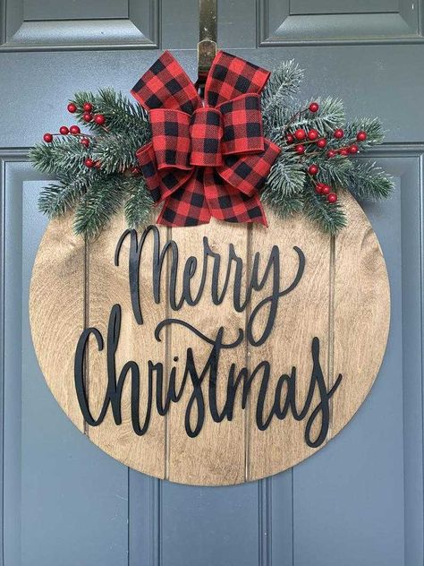 16 Dashing Christmas Wreath Designs You Won't Be Able To Resist Front Door Decor Christmas, Homemade Christmas Wreaths, Christmas Wreath Designs, Door Decor Christmas, Christmas Door Decoration, Christmas Door Decor, Christmas Wreath For Front Door, Rustic Christmas Wreath, Christmas Wreaths Diy Easy