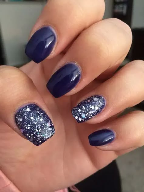 The Perfect Classy Winter Nails: 35+ Gorgeous Designs To Try Classy Blue Nail Designs, Dip Powder Nails January 2023, Light Elegance Nails, Light Elegance Gel Nails, Navy Holiday Nails, Christmas Nails Navy, Navy Blue Dip Nails, Navy Glitter Nails, Pretty Nails For Winter Short