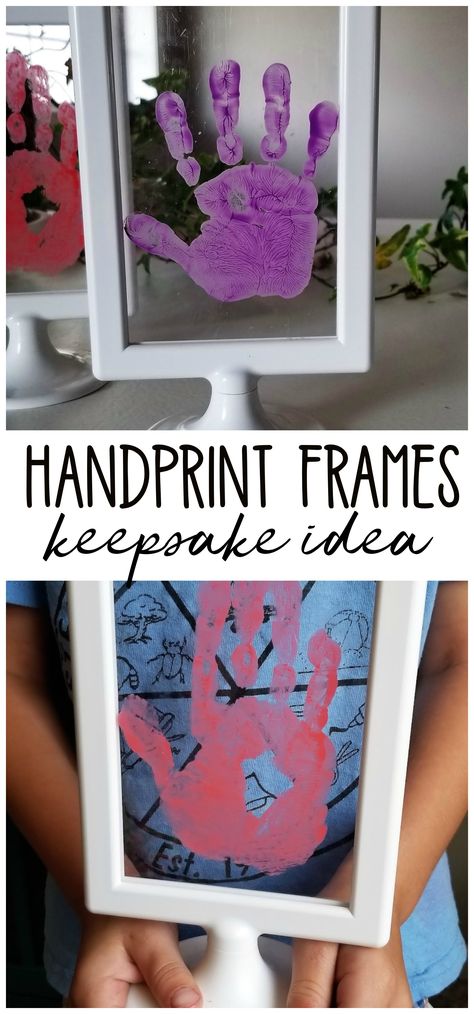 Handprint frames...a fun keepsake for kids to make as gifts or decor! Parent gift idea...use footprints too! Grandma Handprint Art, Diy Grandparent Gifts, Grandparents Day Crafts, Handprint Gifts, Keepsake Crafts, Footprint Crafts, Baby Handprint, Handprint Crafts, Mothers Day Crafts For Kids