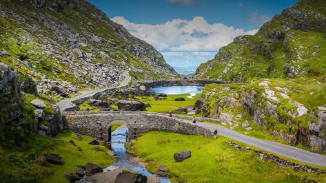 #Ireland County Kerry #rocks #mountains #lake #people #bridge #moss #1080P #wallpaper #hdwallpaper #desktop County Kerry, Cool Places, Gorgeous Scenery, Killarney, Voyage Europe, Beaux Villages, Emerald Isle, Lofoten, Galway