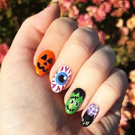 Halloween Bat Nails, Halloween Nail Art Ideas, Bat Nails, Holloween Nails, Halloween Manicure, Pedicure Nail Designs, Halloween Nails Easy, Halloween Acrylic Nails, Cute Halloween Nails