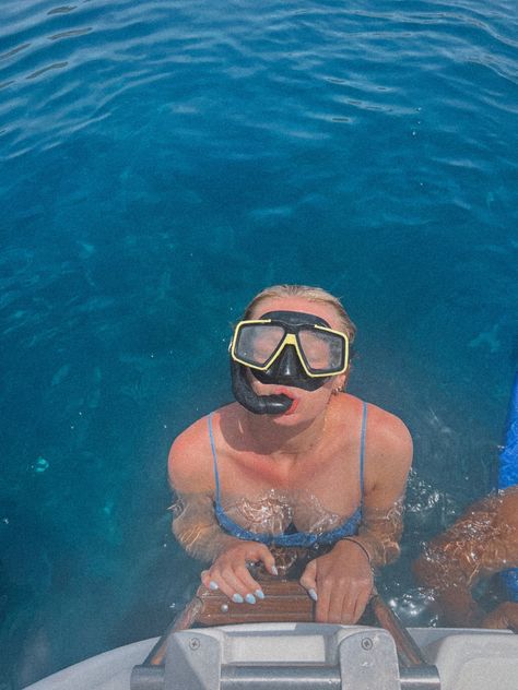 Greece Snorkeling, Greece Catamaran, Catamaran Pictures Ideas, Catamaran Aesthetic, Greece Poses, Snorkeling Aesthetic, Snorkeling Pictures, Vacay Pics, Greece Photos