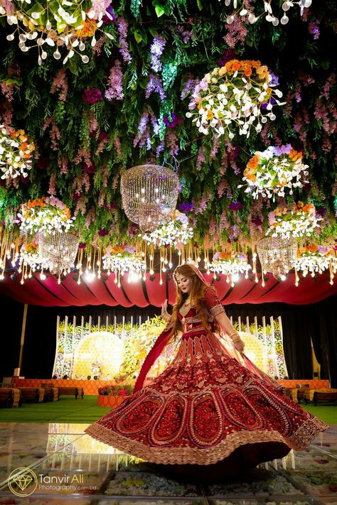 Bangladeshi Wedding Decoration, Bengali Wedding Sindur Dan, Bijoy Dibosh Bangladesh, Bangladeshi Wedding Stage, Bengali Bride Entry, Bengali Bride Ashirbad Look, Bridal Photography, Event Management, Wedding Outfit