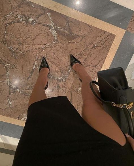 Foto Glamour, Rich Girl Aesthetic, Rich Girl Lifestyle, Rich Lifestyle, Luxury Lifestyle Dreams, Classy Aesthetic, Future Lifestyle, Marble Floor, Rich Girl