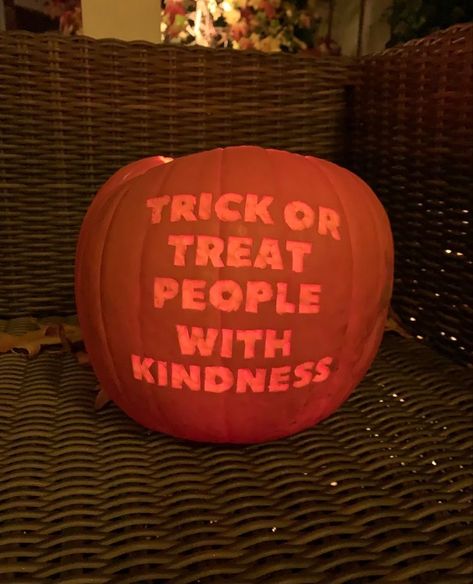 Pumpkin Carving Ideas Harry Styles, One Direction Pumpkin Carving Ideas, Harry Styles Pumpkin Carving, Harry Styles Pumpkin, Aesthetic Pumpkin Carving, Harry Styles Halloween, Harry Coded, Harry Core, Halloween Pumpkin Designs