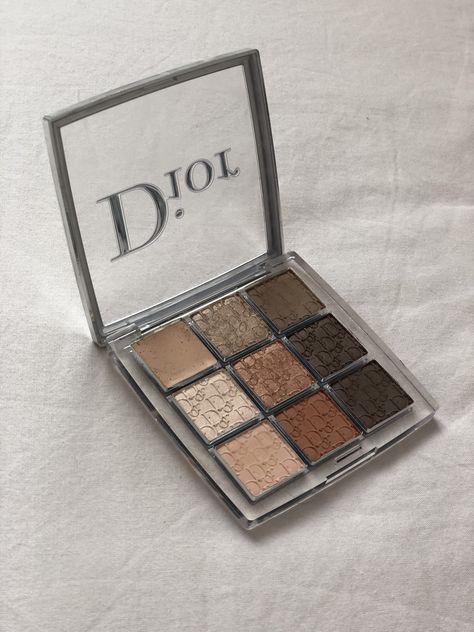 Dior Makeup Aesthetic Products, Dior Makeup Palette, Dior Makeup Aesthetic, Dior Palette, Dior Eyeshadow Palette, Dior Eyeshadow, Penyimpanan Makeup, Dior Backstage, Makeup Is Life