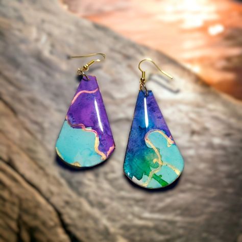 New alcohol ink earrings in our web store. www.jkhandmadewithlove.com. stop by for a visit! Alcohol Ink Resin, Ink Patterns, Alcohol Ink Jewelry, Clay Pen, Hair Tie Bracelet, Yupo Paper, Beautiful Pen, Love And Co, Jewelry Design Earrings