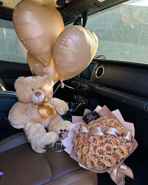 Luxury Flower Bouquets, Cute Birthday Ideas, Luxury Birthday, Flower Gift Ideas, Cute Couple Gifts, Flowers Bouquet Gift, Romantic Gestures, Valentines Gifts For Boyfriend, Beautiful Bouquet Of Flowers