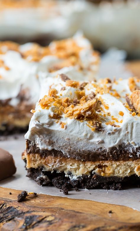 Butterfinger Lush, Chocolate Lush, Cool Whip Topping, Cookie Crumb Crust, Crumb Crust, Dessert Halloween, Christmas Candies, Layered Desserts, Butter Recipes