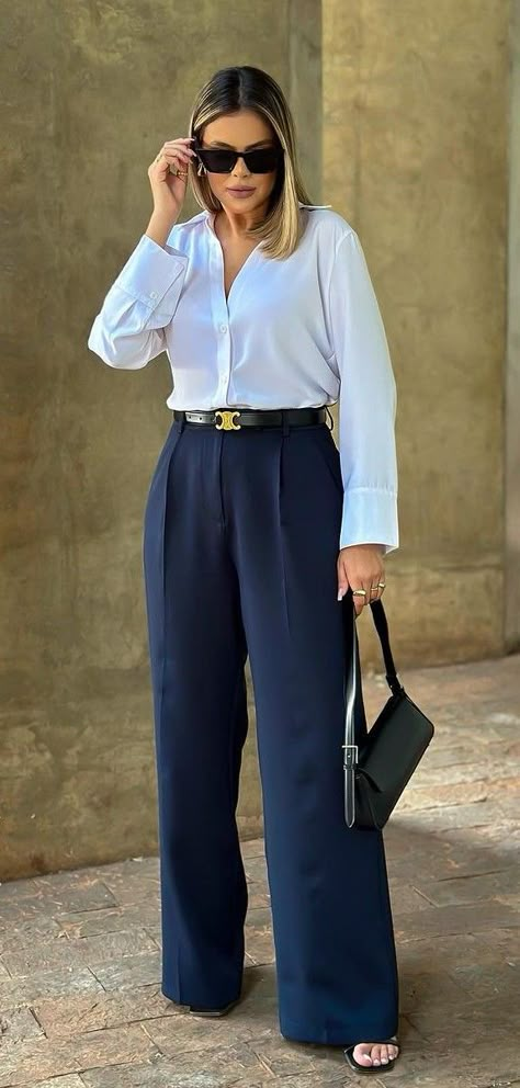 Blue And White Outfits, Outfit Tutorial, Working Clothes, Elegant Dressing, Classic Capsule Wardrobe, Woman Suit, Office Chic, Woman Suit Fashion, Blue Trousers