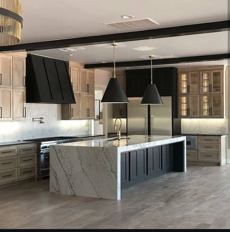 White Oak Kitchen Cabinets, White Oak Kitchen, Oak Kitchen Cabinets, Oak Kitchen, Luxury Kitchen Design, Kitchen Inspiration Design, Luxury Kitchen, Beautiful Kitchens, Kitchen Style