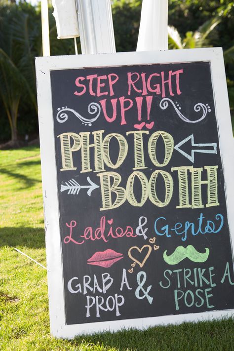 Photo Booth Chalkboard Photo Booth Rental Business, Welcome Photo Booth, Selfie Zone Decoration, Creative Photo Booth Ideas Events, Photo Booth Ideas Events, Bogan Party, Engagement Selfie, Selfie Zone, Hall Deco