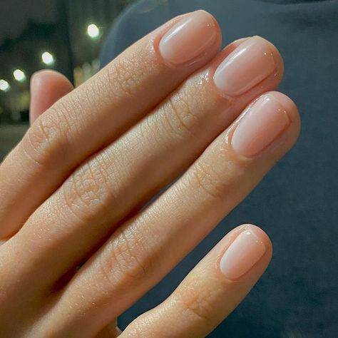 Harriet Westmoreland (@harrietwestmoreland) • Instagram photos and videos Sheer Nails, Lavender Nails, Nails Salon, Minimal Nails, Beauty Inspo, Neutral Nails, Minimalist Nails, Chic Nails, Makati