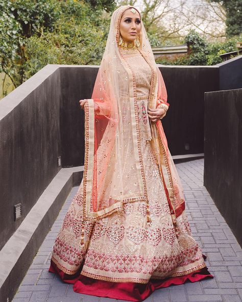 Amena Khan looking amazing in our Tarun Tahiliani Gold and Red Ombré lehenga available in store, Contact us now 07588 999 111 or email us at contact@bibilondon.com to book your appointement, #bibilondon #bibildn #taruntahilianibibilondon #taruntahilianiatbibildn #tt #ttatbibilondon #ttatbibildn #bride #indianbride #muslimwedding #muslimbride #lehenga #lenhga #bridallehenga #redlehenga #lehenga #lenhga #bridallehenga #redlehenga #amenakhan Ombre Lehenga, Muslim Bride, Afternoon Dress, Red Lehenga, Tarun Tahiliani, Gold And Red, Red Ombre, 1920s Dress, Edwardian Fashion