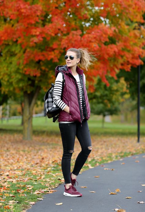 How To Rock The Athleisure Look--this style vest!  I like that it has a hood and I like the color. Burgundy Sneakers Outfit, Puffer Vest Outfit, Penny Pincher Fashion, Burgundy Sneakers, Spring Outfit Idea, Pijamas Women, Cyndi Spivey, Sporty Outfit, Vest Outfit