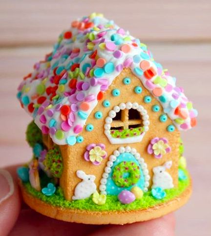 Easter Gingerbread House, Primitive Valentine Decor, Cardboard Gingerbread House, Xmas Gingerbread, Primitive Valentine, Gingerbread Cottage, Gingerbread Ideas, Gingerbread House Designs, Mini Dollhouse