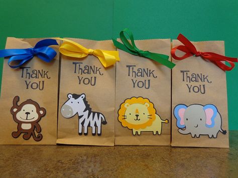 Zoo Animal Small Treat or Favor Bags on Etsy, $24.00 Birthdays Decorations, Noahs Ark Baby Shower, Jungle Thema, Jungle Theme Birthday, Jungle Birthday Party, Zoo Birthday, Safari Birthday Party, Animal Birthday Party, Baby Shower Party Favors