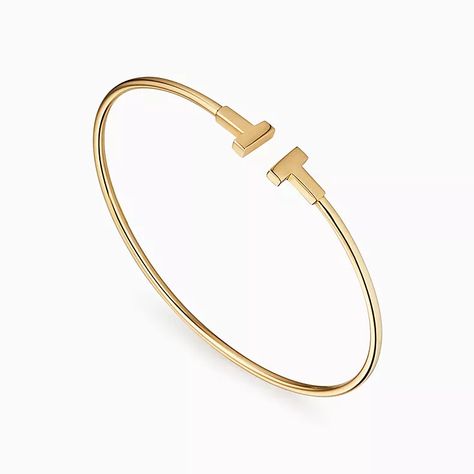 1950€ Tiffany Bracelet Gold, Tiffany Gold, Endless Potential, Gold Motif, Tiffany And Co Bracelet, Tiffany And Co Jewelry, Tiffany Bracelets, Tiffany T, Love S