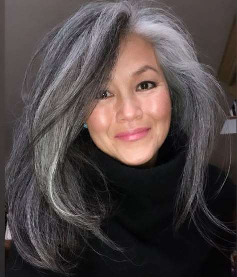 Natural White Hair, Gray Blending, Black And Grey Hair, Dark Grey Hair, Grey Hair Care, Grey Hair Dye, Grey Hair Transformation, Gorgeous Gray Hair, Grey Hair Inspiration