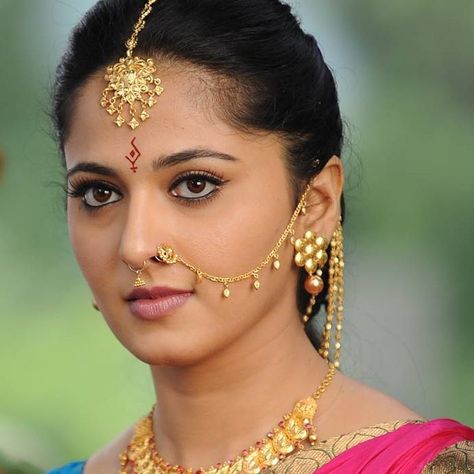 572 Likes, 6 Comments - Anushka Shetty Asf (@anushka__shetty_fans) on Instagram: “Angel... Queen Devasena so pretty..” Anushka Photos, Anushka Shetty, Indian Woman, Nose Jewelry, Beautiful Saree, India Beauty, Image Hd, Desi Beauty, Indian Bride