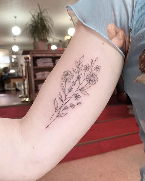 Flower Line Drawing Tattoo, Flower Line Drawing, Line Drawing Tattoos, Small Girl Tattoos, Drawing Tattoo, Cute Tattoos For Women, Dainty Tattoos, Elegant Tattoos, Rib Tattoo