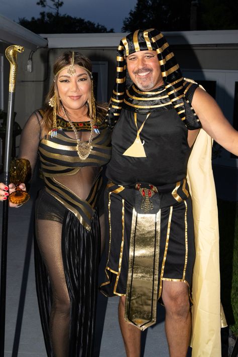 Family Egyptian Halloween Costumes, Egyptian Cleopatra, Joker Costume, Family Halloween Costumes, Family Halloween, Couples Costumes, Halloween Party Decor, The Girl Who, Costume Party