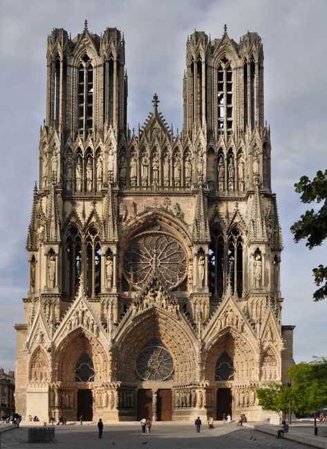 Reims Cathedral, France Reims Cathedral, Gothic Church, Sacred Places, Gothic Architecture, Travel Information, Photo Tips, How To Take, Most Beautiful Places, Sunrise Sunset