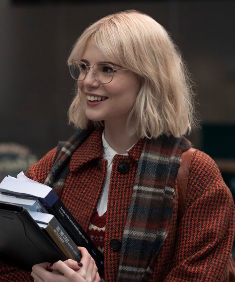 Elle Spain, Lucy Boynton, True Love Stories, Modern Love, Love Stories, Cortes De Cabello Corto, Hair Inspo, True Love, Cortes De Pelo