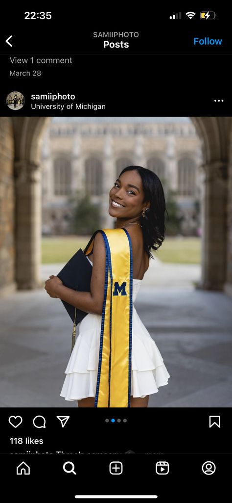 Umich Graduation Photos, University Of Michigan Graduation, College Graduation Photoshoot Ideas, Photography Graduation, College Graduation Photoshoot, Grad Shoot, Grad Pictures, Grad Pic, Graduation Pics