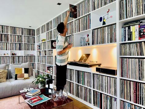 Modern Vinyl Record Storage, Floor To Ceiling Record Storage, Built In Record Storage, Musician House, Record Room Ideas, Record Corner, Record Shelving, Lp Regal, Bookcase Stairs