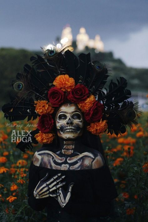 Cholula día de muertos calavera Halloween Photography, All Souls Day, National Costume, Halloween Photoshoot, Halloween Make Up, Halloween Make, Face Off, Dia De Muertos, Day Of The Dead