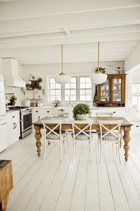 Dining Table Kitchen Island - Liz Marie Blog Cozy White Cottage, Dining Room Table And Chairs, Tiny Kitchens, White Cottage, Hus Inspiration, Dining Areas, Cool Ideas, Decor Minimalist, Farmhouse Dining