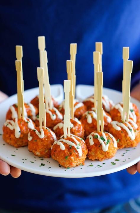 Slow-Cooker Buffalo Chicken Meatballs Cocktail Meatballs Appetizers, Meatball Bar, Canape Recipes, Appetizers Meatballs, Appetizers Crockpot, Super Bowl Food Easy, Ideas For Appetizers, Memorial Day Party, Cocktail Meatballs