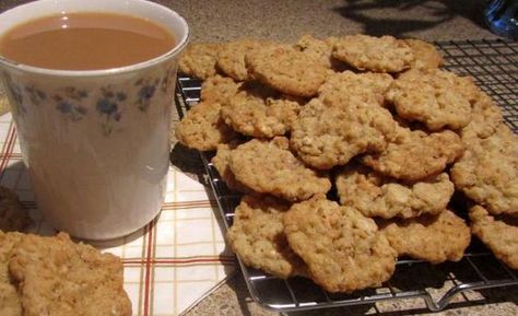 Crackerjack Cookies  For GF&DF-Substitute butter with coconut oil and flour with oat or rice flour and sugar with coconut sugar or maple syrup Crackerjack Cookies, Gf Muffins, Fried Zucchini Recipes, Fries Recipes, Recipes With Ingredients, Cracker Jack, Baking Fun, Wholesome Recipes, Gourmet Burgers