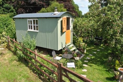 Shepherds Hut Interior Ideas, Shepherds Hut Exterior Colours, Shepards Hut Layout, Tiny Cottage Garden, Shepherds Hut With Decking, Shepard Hut, Shepherds Hut Bed, Shepherd’s Hut, Shepherds Hut For Sale