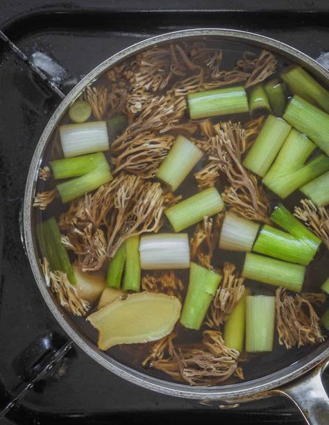 Crown Tipped Coral Mushrooms, Artomyces pyxidatus Coral Mushroom Recipes, Coral Mushroom, Edible Wild Mushrooms, Look Alikes, Mushroom Broth, Pasta Pot, Wild Mushroom, Hot Soup, Wild Mushrooms