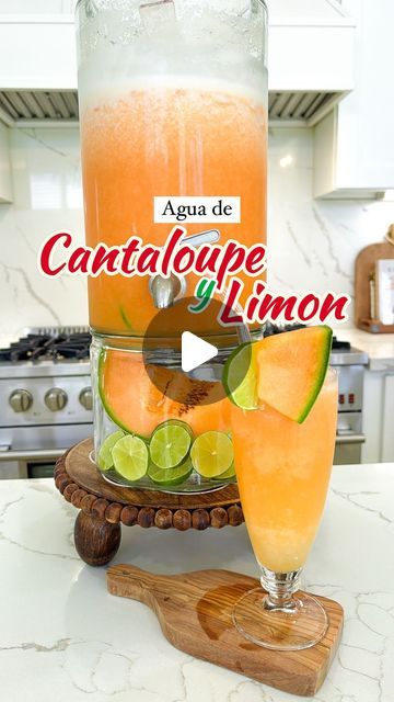 Maria Jimenez on Instagram: "Agua fresca de Cantaloupe 🍈 y limon 🍋‍🟩 @cocinandoconmamachuy  ------- #aguasfrescas #aguasnaturales #fruits #healthydrinks #mexicandrinks #mexicanfood #comidasaludables #easyrecepie #recetas #reelsinstagram" Agua Fresca, August 8, Collage, Pins, On Instagram, Instagram