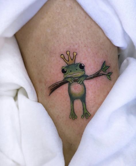 Cartoon Frog Tattoo Ideas, Cattail Tattoo, Tattoo 2024, Tiny Tats, Frog Tattoo, Nail Piercing, Baby Frog, Mom Tattoo, Frog Tattoos