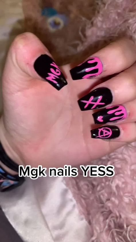 Mgk Nails Ideas, Mgk Nails Inspired, Mgk Inspired Tattoos, Mgk Nails, Nails For Concert, S Nails Designs, Mgk Concert, Practice Nails, Nail Designs Coffin