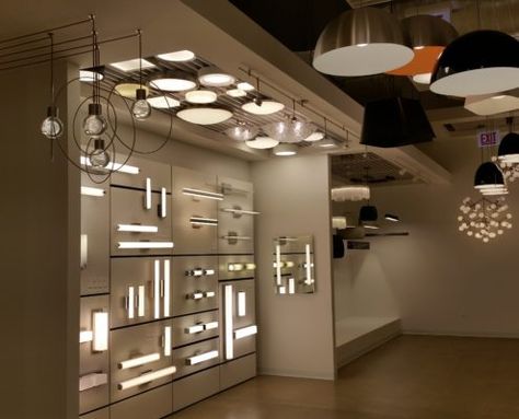 Modular Display System, Electrical Stores, Electrical Shop, Display Lighting, Showroom Decor, Modular Display, Retail Store Interior Design, Home Lighting Design, Lamp Store